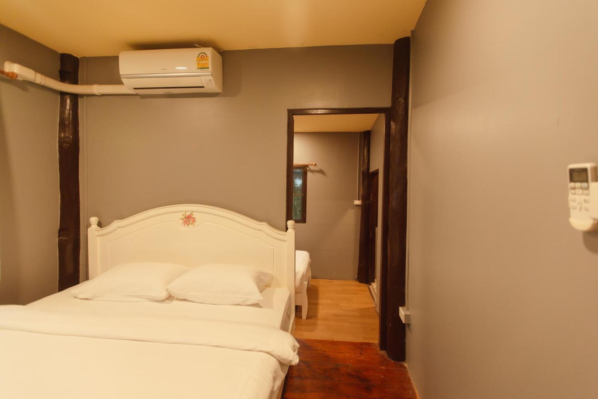 Agga Cnx Hostel Chiang Mai Buitenkant foto