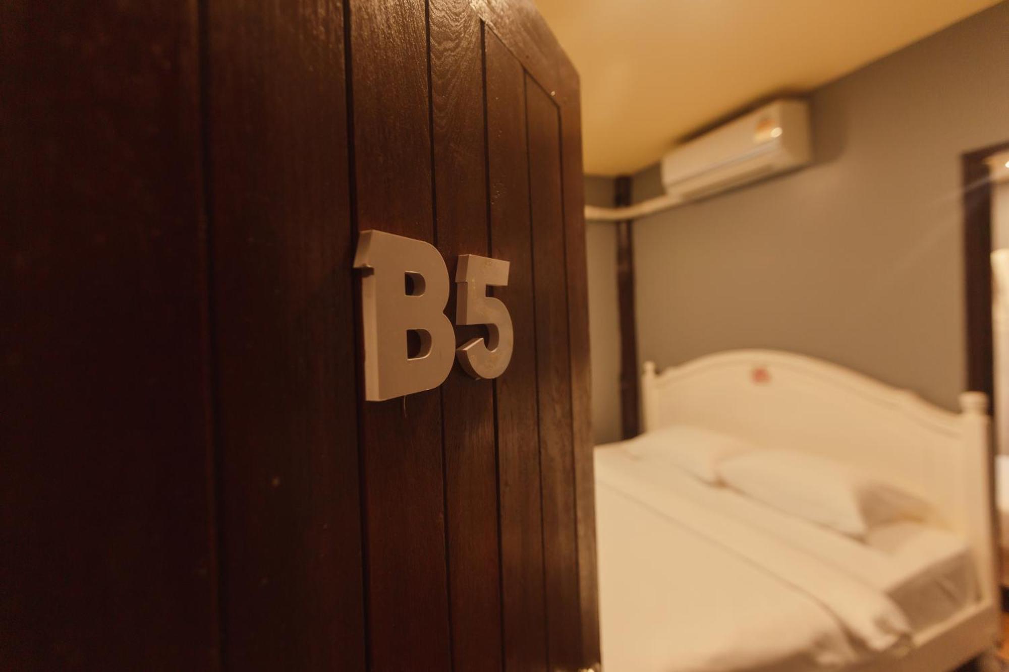 Agga Cnx Hostel Chiang Mai Buitenkant foto
