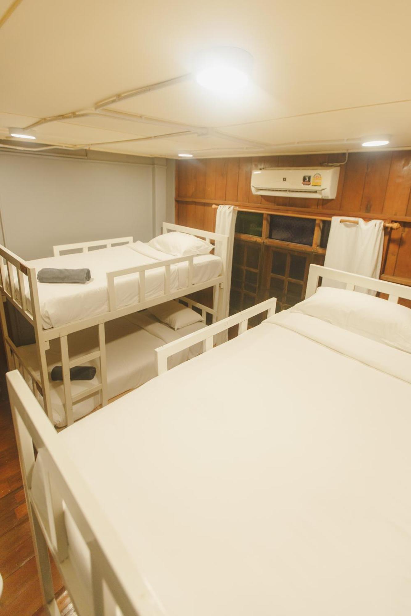 Agga Cnx Hostel Chiang Mai Buitenkant foto