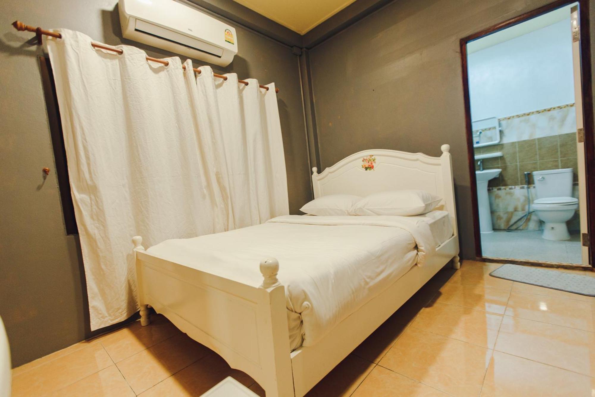 Agga Cnx Hostel Chiang Mai Buitenkant foto