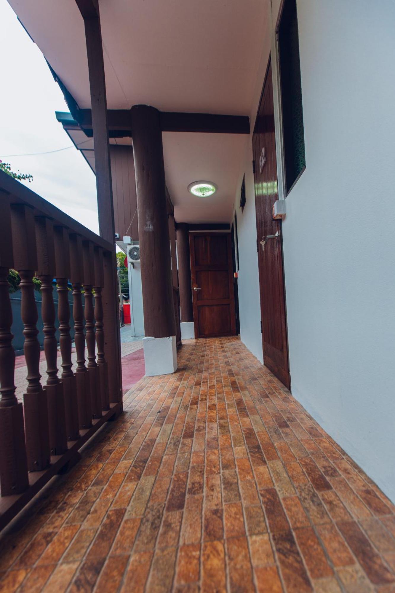 Agga Cnx Hostel Chiang Mai Buitenkant foto