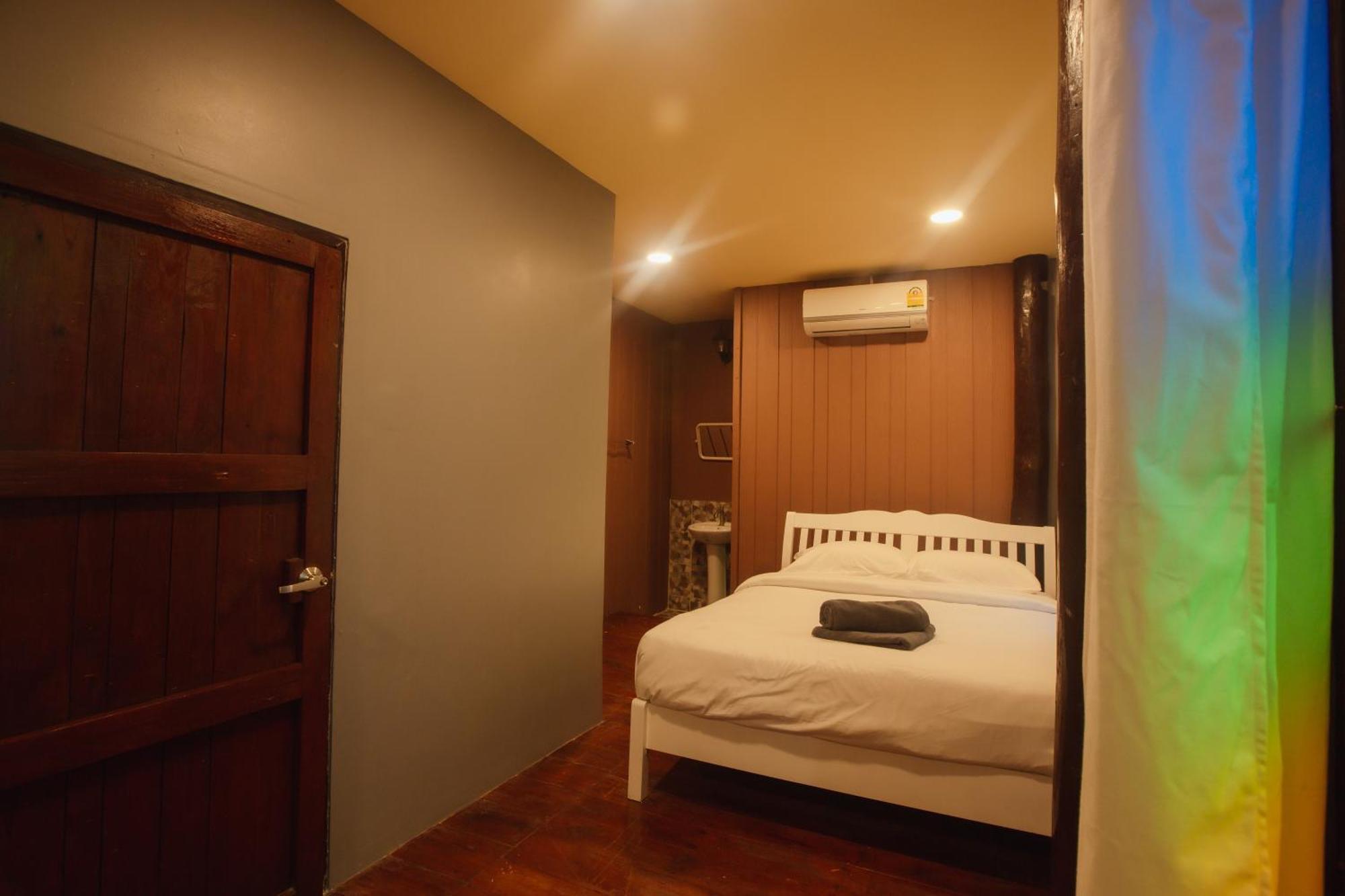 Agga Cnx Hostel Chiang Mai Buitenkant foto